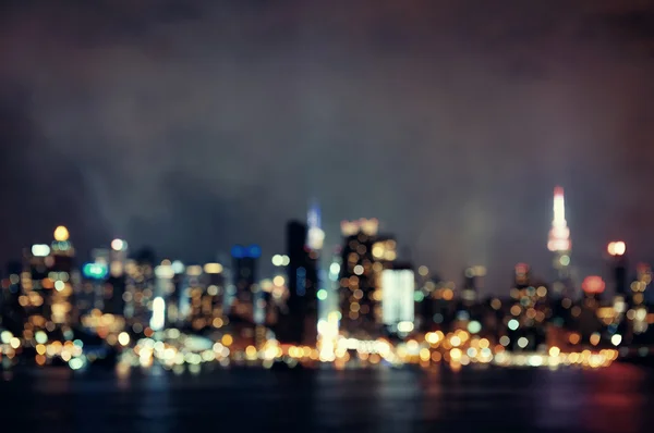 Боке в центре Манхэттена ночью — стоковое фото