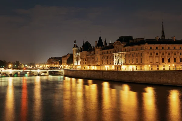 Vista para o rio Sena — Fotografia de Stock