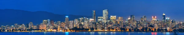 Vancouver bij nacht view — Stockfoto