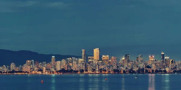 Vancouver bij nacht view — Stockfoto