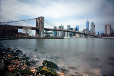 Brooklyn Köprüsü, Manhattan Merkez