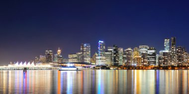 Vancouver adlı gece görünümü