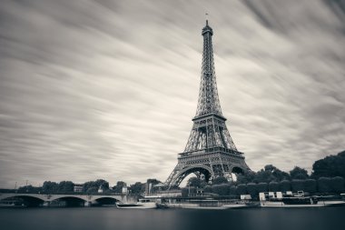 Paris 'teki Eyfel Kulesi