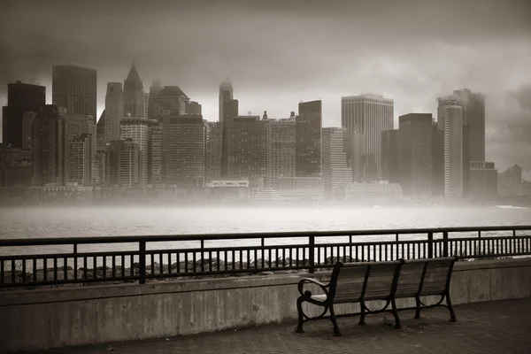 Πόλη της Νέας Υόρκης στο κέντρο της πόλης ομίχλης — Φωτογραφία Αρχείου
