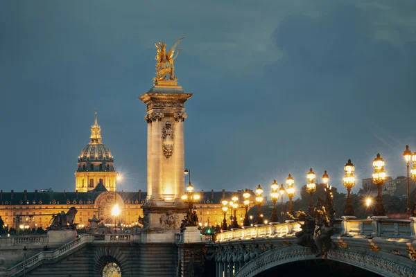 Alexandre Iii brug nacht weergave — Stockfoto