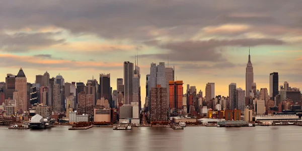 Manhattan skyline centro città al tramonto — Foto Stock