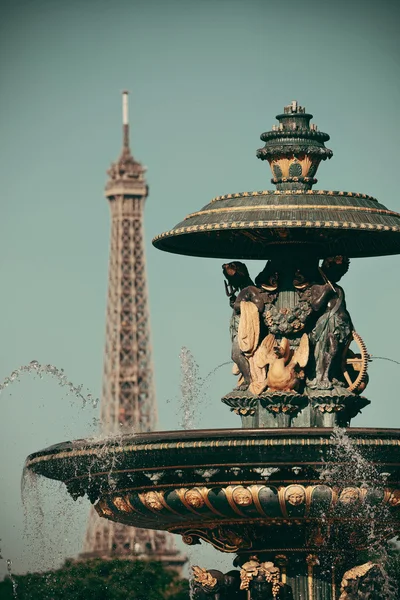 Fontän och Eiffeltornet — Stockfoto