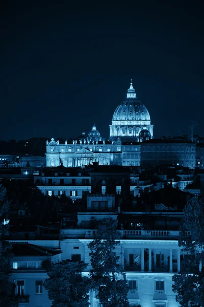 Βασιλική του St Peters τη νύχτα — Φωτογραφία Αρχείου