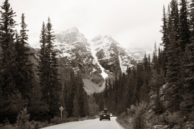 Road trip in Banff National Park clipart