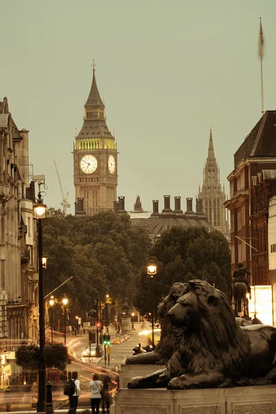 Vue sur la rue de Trafalgar Square — Photo