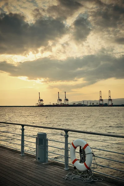 Puerto de Osaka al atardecer — Foto de Stock