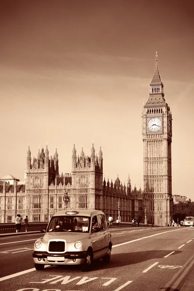 Taxi y Big Ben — Foto de Stock