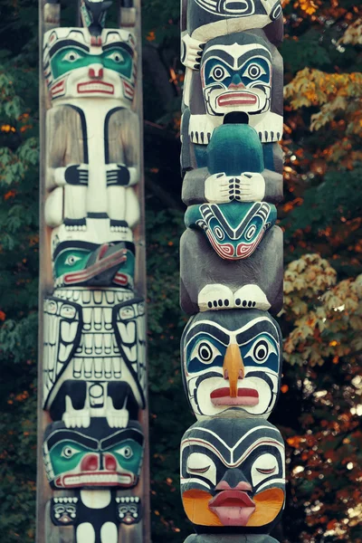 Indian totem poles — Stock Photo, Image