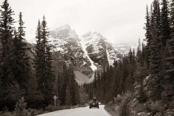 Bilsemester i Banff National Park — Stockfoto