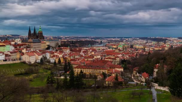 Prag Stad Skyline Med Arkitektur Och Urbana Tid Förflutit Tjeckien — Stockvideo