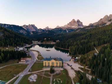 Kuzey İtalya 'da Dolomitler doğal pelerin