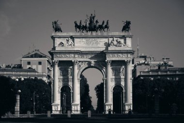 Barış Kemeri, veya İtalyanca Arco della Pace, Milano, İtalya.