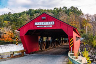 ABD 'de New England' da kapalı köprü.