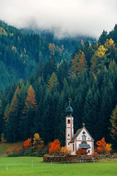 Dolomiten Kirche Natürlicher Landschaft Norditalien — Stockfoto