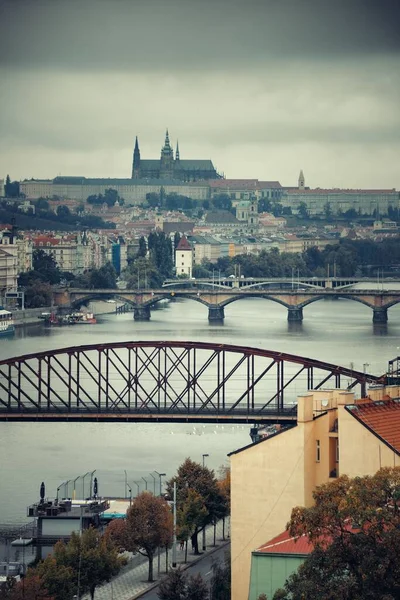Празький Скайлайн Міст Через Річку Чеській Республіці — стокове фото