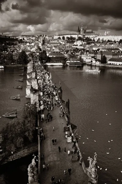 Çek Cumhuriyeti Nde Prag Ufuk Çizgisi Nehir Üzerinden Köprü — Stok fotoğraf