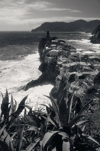 Vernazza Con Edificios Rocas Sobre Mar Cinque Terre Italia — Foto de Stock