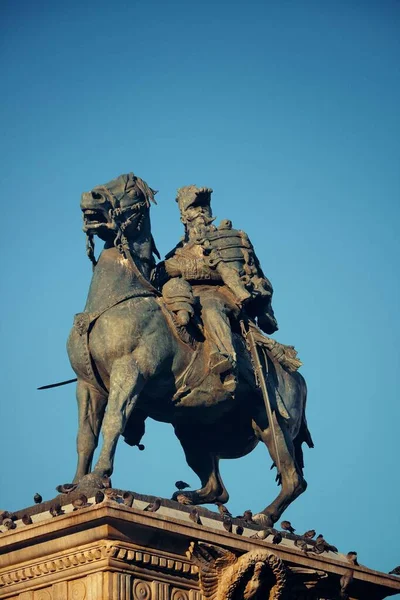 Das Denkmal Für König Viktor Emanuel Auf Dem Domplatz Oder — Stockfoto