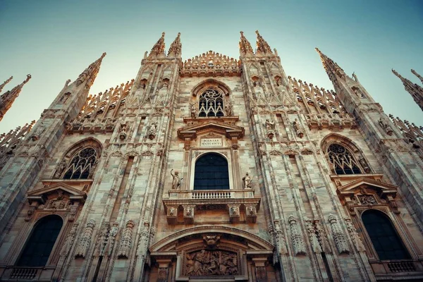 Kathedraal Van Milaan Close Met Prachtig Patroon Beeldhouwkunst Italië — Stockfoto