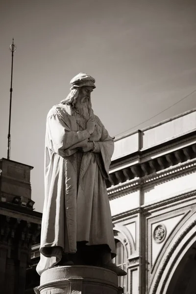 Monument Voor Leonardo Vinci Milaan Straat Italië — Stockfoto