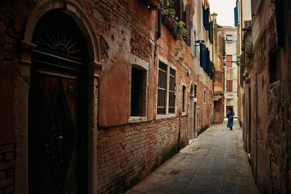 Uitzicht Steeg Met Historische Gebouwen Venetië Italië — Stockfoto