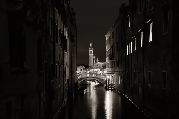 Velence Csatorna Kilátás Éjjel San Giorgio Maggiore Történelmi Épületek Olaszország — Stock Fotó