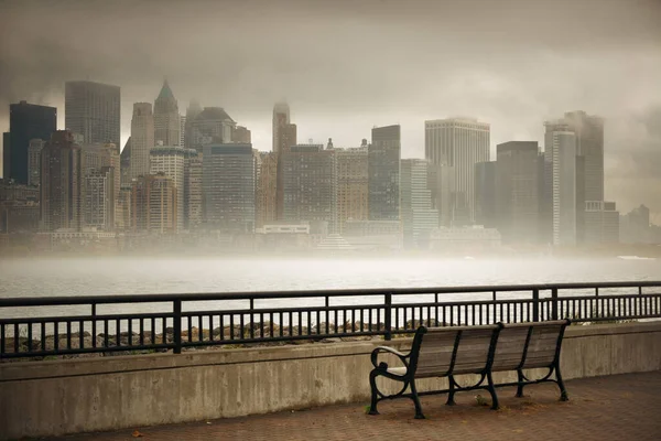 New York City Downtown Business District Foggy Day Viewed Park — Stock Photo, Image