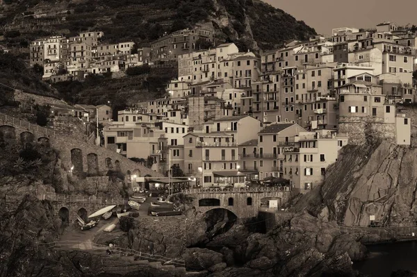 Edificios Estilo Italiano Residentes Sobre Acantilado Manarola Cinque Terre Por — Foto de Stock