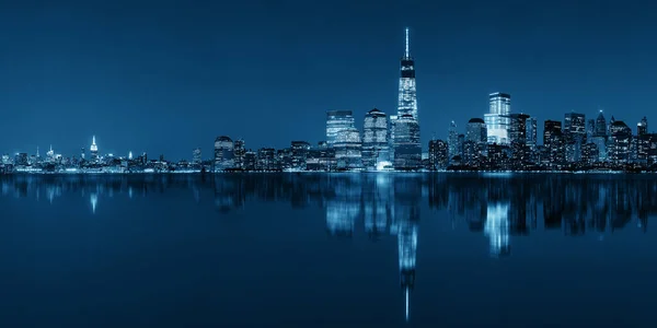 Nueva York Por Noche Con Reflexiones Arquitecturas Urbanas —  Fotos de Stock