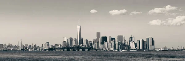 Manhattan Centrum Panorama Městskými Mrakodrapy Nad Řekou — Stock fotografie