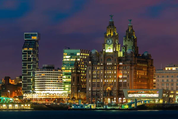 Liverpool Royal Liver Building Nuit Avec Des Bâtiments Angleterre Royaume — Photo