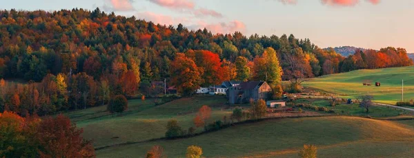 Hermosos Colores Otoño Con Casa Campo Nueva Inglaterra Estados Unidos —  Fotos de Stock