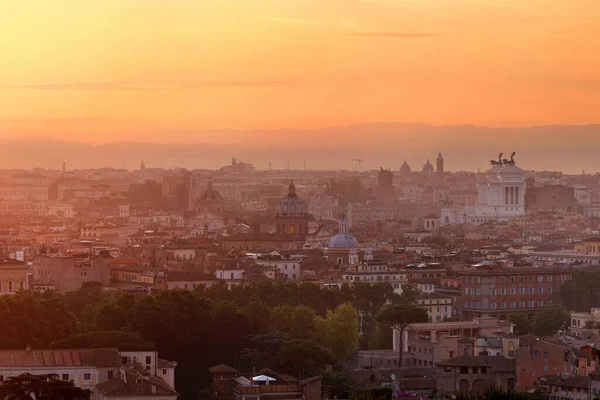 Roma Pemandangan Atap Dengan Arsitektur Kuno Italia — Stok Foto