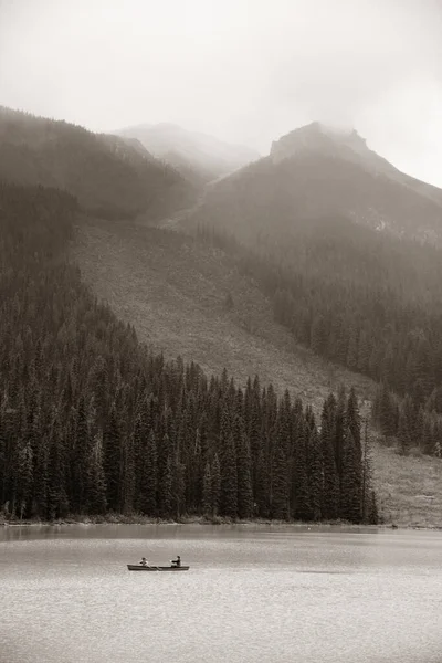 Smaragdgrüner See Mit Nebel Yoho Nationalpark Kanada — Stockfoto