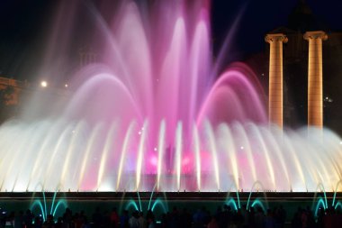 İspanya 'nın Placa Espanya şehrinde Sihirli Çeşme gösterisi