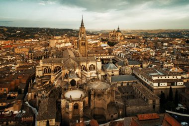 İspanya 'da Toledo' lu Aziz Mary Katedrali hava manzaralı