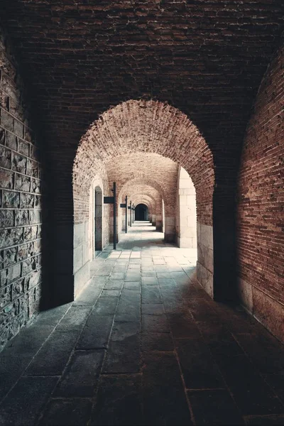 Gångväg Med Bågstruktur Castell Montjuic Fästning Barcelona Spanien — Stockfoto