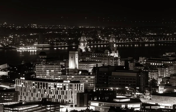 Ngiltere Ngiltere Deki Binalarla Liverpool Gökyüzü Çatısı Gece Görüşü — Stok fotoğraf