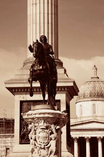 Трафальгарская Площадь Колонной Статуей Нельсона Лондоне — стоковое фото