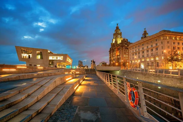 Liverpool Arquitectura Histórica Con Paisaje Urbano Noche Centro Ciudad Inglaterra —  Fotos de Stock