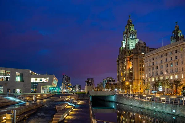 Liverpool Arquitetura Histórica Com Paisagem Urbana Noite Centro Cidade Inglaterra — Fotografia de Stock