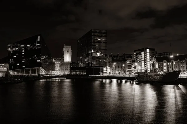 Royal Albert Dock Com Edifícios Históricos Inglaterra Reino Unido — Fotografia de Stock