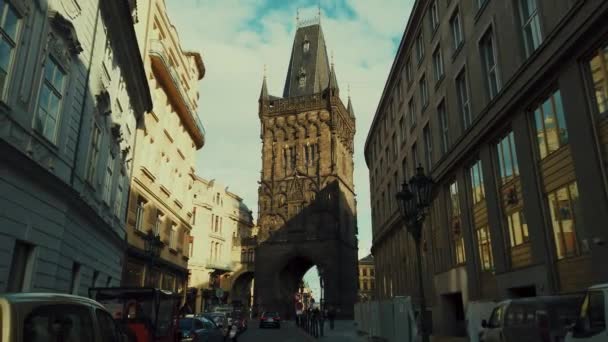 Widok Ulicy Powder Tower Zabytkową Architekturą Miejską Pradze Czechy — Wideo stockowe