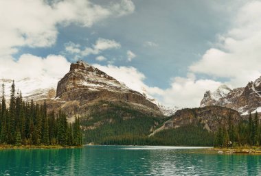 Yoho Ulusal Parkı 'nda O' hara Gölü..