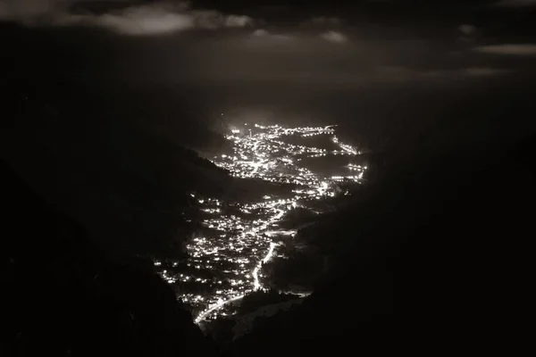 Dolomitok Falu Völgyben Éjjel Észak Olaszországban — Stock Fotó